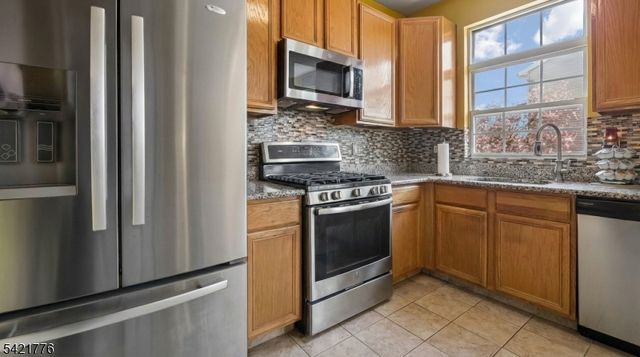 1166 New Brunswick Ave 404, Rahway City, NJ 07065