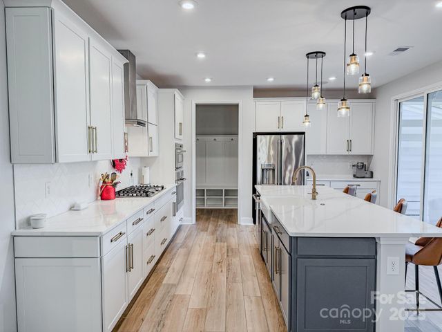 104 Hadley Court, Mooresville, NC 28115