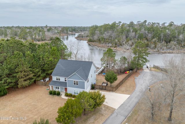 110 Ruby Yopp Circle, Sneads Ferry, NC 28460