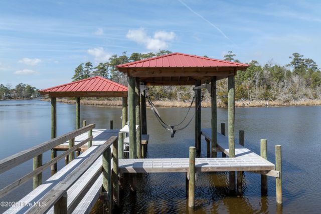 110 Ruby Yopp Circle, Sneads Ferry, NC 28460