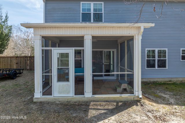 110 Ruby Yopp Circle, Sneads Ferry, NC 28460