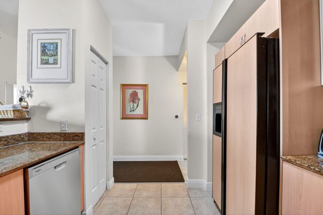 804 E Windward Way 612, Lantana, FL 33462