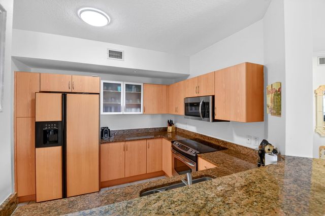 804 E Windward Way 612, Lantana, FL 33462
