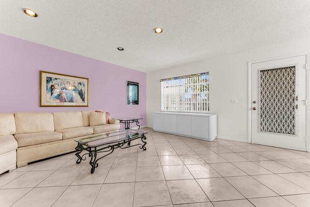 572 Flanders L 572, Delray Beach, FL 33484