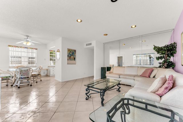 572 Flanders L 572, Delray Beach, FL 33484