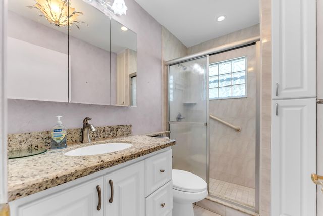 572 Flanders L 572, Delray Beach, FL 33484