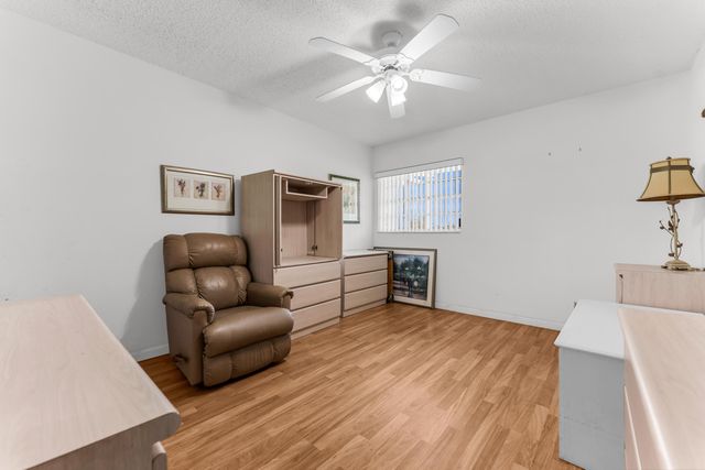 572 Flanders L 572, Delray Beach, FL 33484