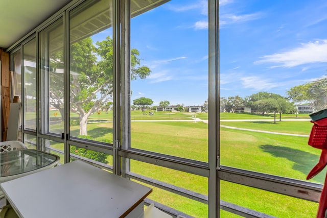 572 Flanders L 572, Delray Beach, FL 33484