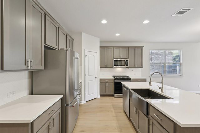 308 Castlefields ST, Hutto, TX 78634