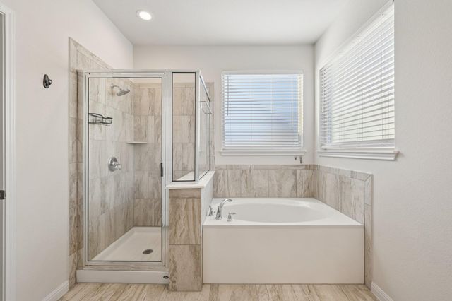 308 Castlefields ST, Hutto, TX 78634