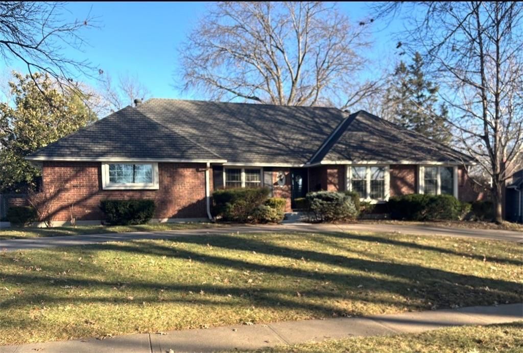 9103 Roe Avenue, Prairie Village, KS 66207