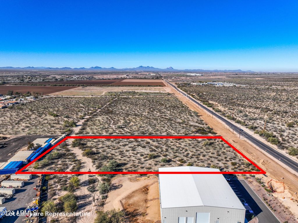 Image 13 of property listing at 8155 W Tangerine Road -, Marana, AZ 85658
