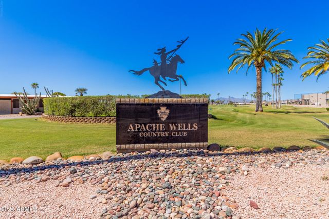 5849 E LAWNDALE Street, Mesa, AZ 85215