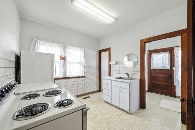 121 1st Avenue SE, Lonsdale, MN 55046