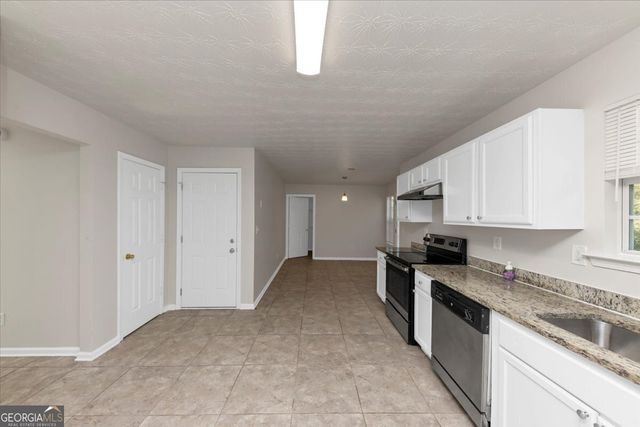 116 Rolling Meadows Court, Hampton, GA 30228