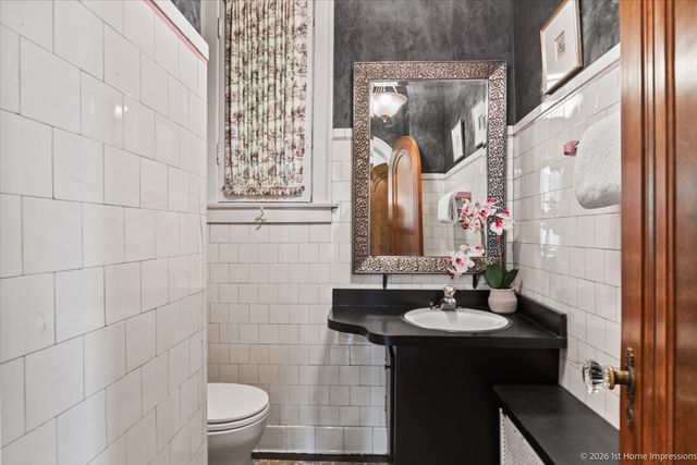 9955 S Hamilton Avenue, Chicago, IL 60643
