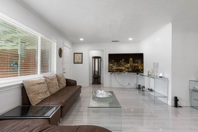 2546 Havenhurst Street, Farmers Branch, TX 75234