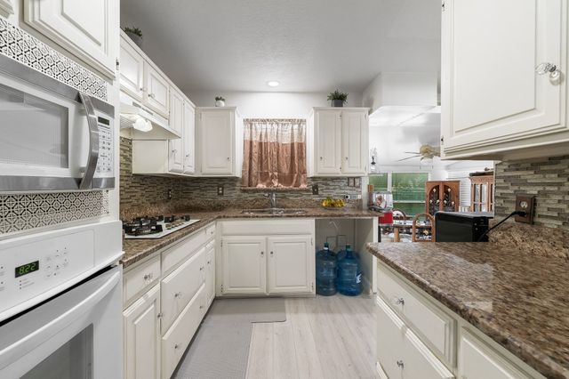 2546 Havenhurst Street, Farmers Branch, TX 75234