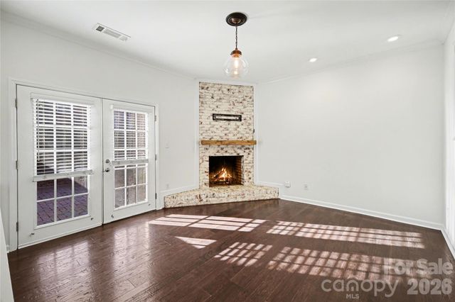 520 N Poplar Street I, Charlotte, NC 28202