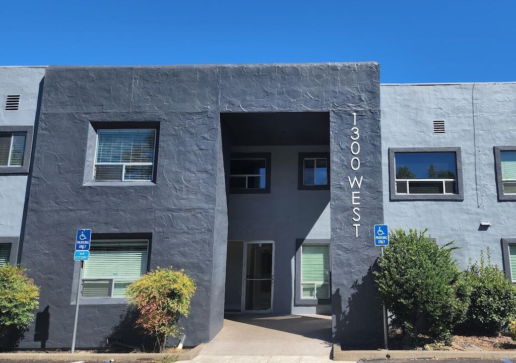 1300 West Street, 206, Redding, CA 96001