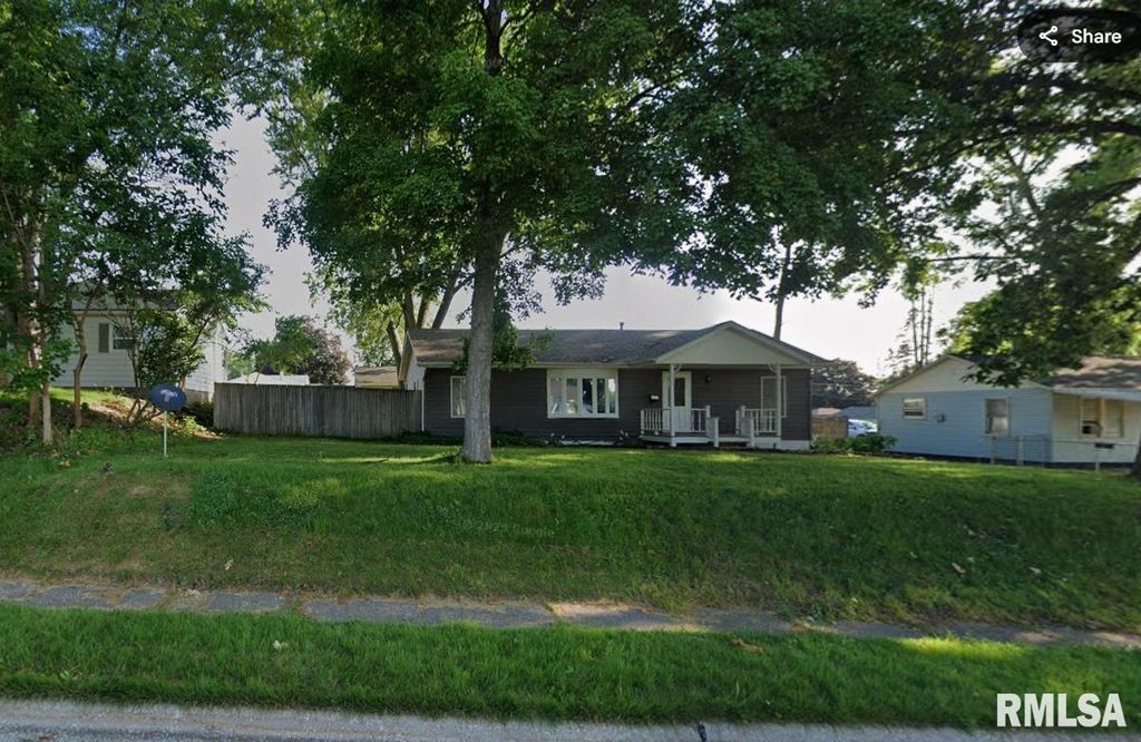1344 W 37TH Street, Davenport, IA 52806
