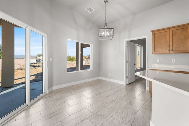 7789 E Saddleback Drive, Kingman, AZ 86401