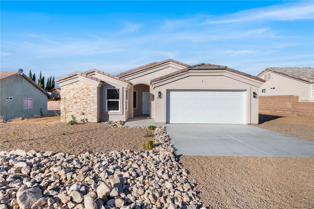 7789 E Saddleback Drive, Kingman, AZ 86401