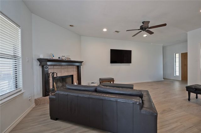 3234 Santa Cruz Dr, Corpus Christi, TX 78414