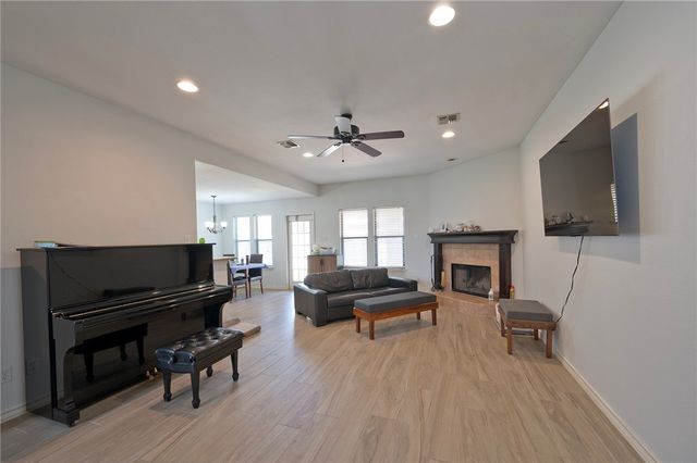 3234 Santa Cruz Dr, Corpus Christi, TX 78414