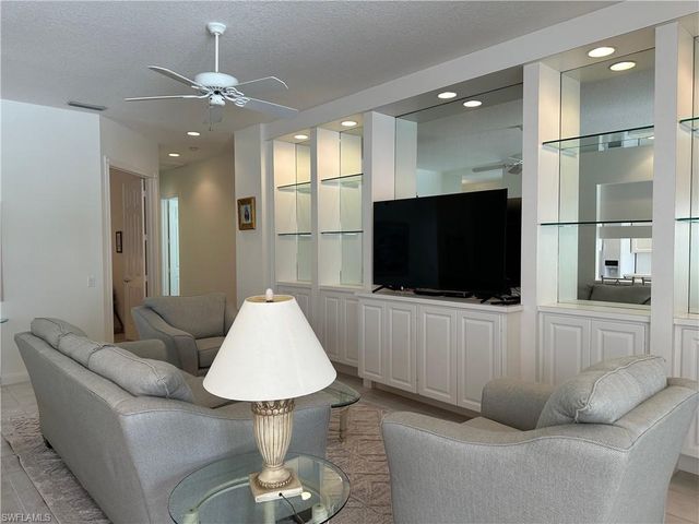 4681 Rio Poco CT, Naples, FL 34109