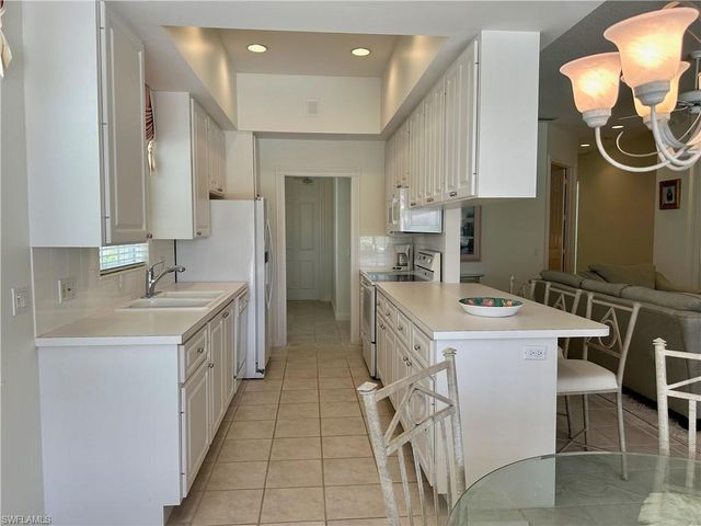 4681 Rio Poco CT, Naples, FL 34109