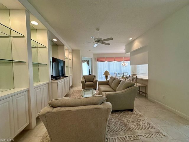 4681 Rio Poco CT, Naples, FL 34109