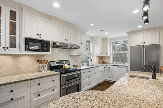 3800 Joppa Avenue S, Saint Louis Park, MN 55416