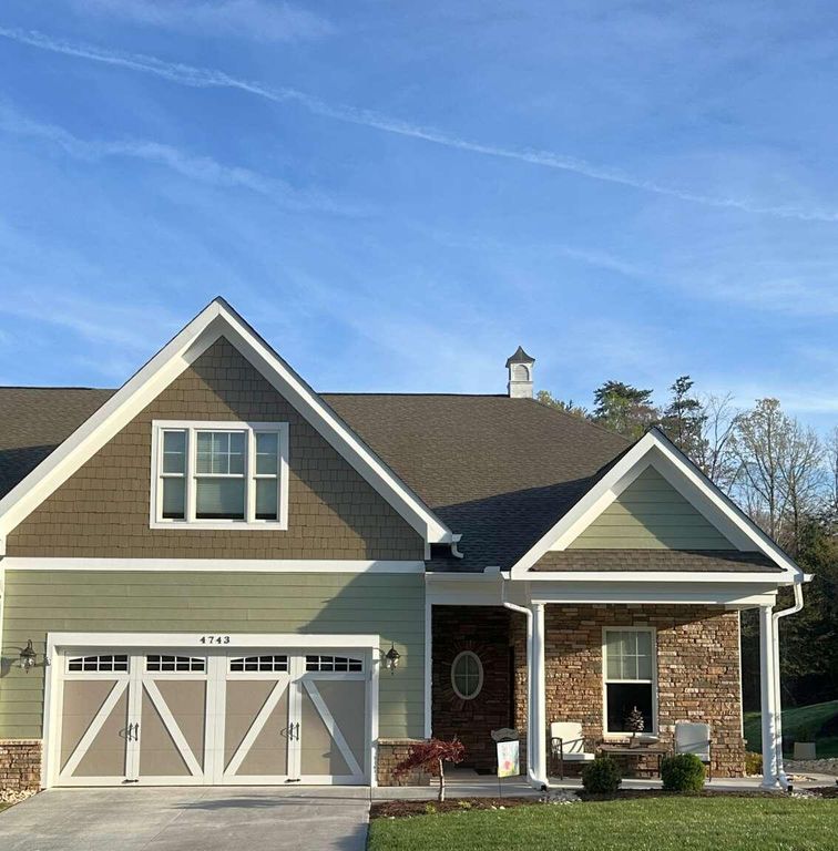 4743 Leigh LN, Roanoke, VA 24018