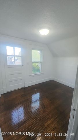 56 E Pearl Street, Toledo, OH 43608