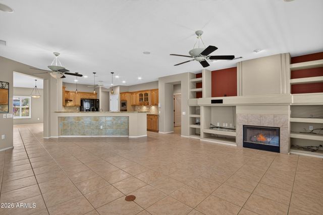 15756 W SPRING TREE Way, Surprise, AZ 85374