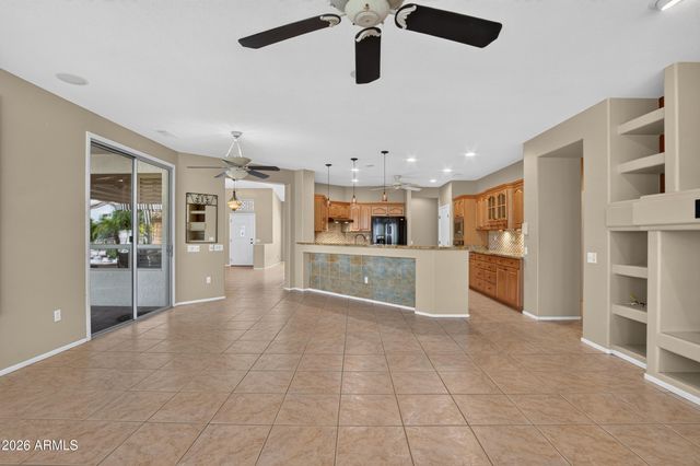 15756 W SPRING TREE Way, Surprise, AZ 85374