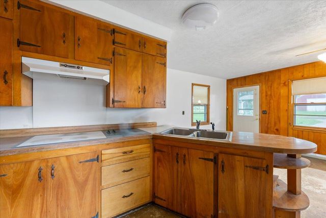 21589 MCPHERSON Avenue, Council Bluffs, IA 51503