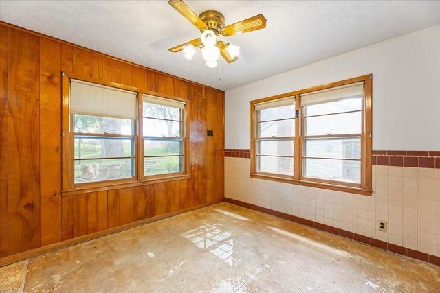 21589 MCPHERSON Avenue, Council Bluffs, IA 51503