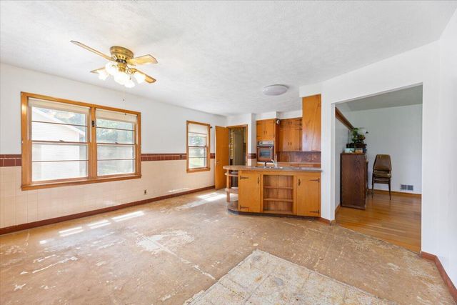 21589 MCPHERSON Avenue, Council Bluffs, IA 51503