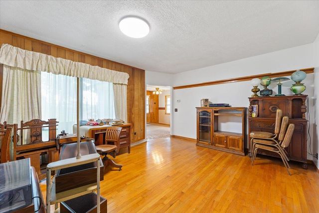 21589 MCPHERSON Avenue, Council Bluffs, IA 51503