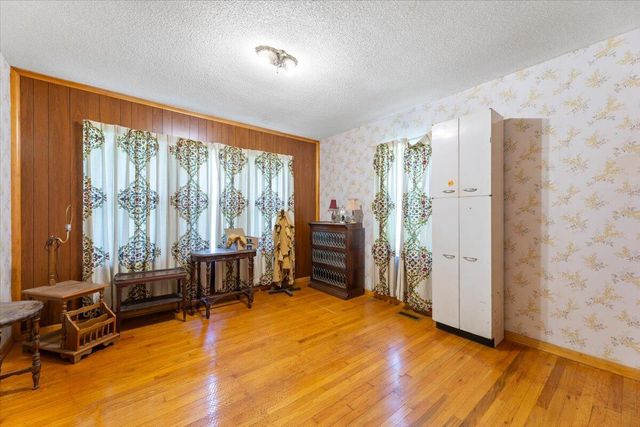 21589 MCPHERSON Avenue, Council Bluffs, IA 51503