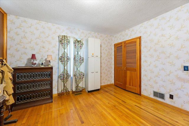 21589 MCPHERSON Avenue, Council Bluffs, IA 51503