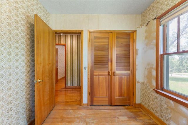 21589 MCPHERSON Avenue, Council Bluffs, IA 51503