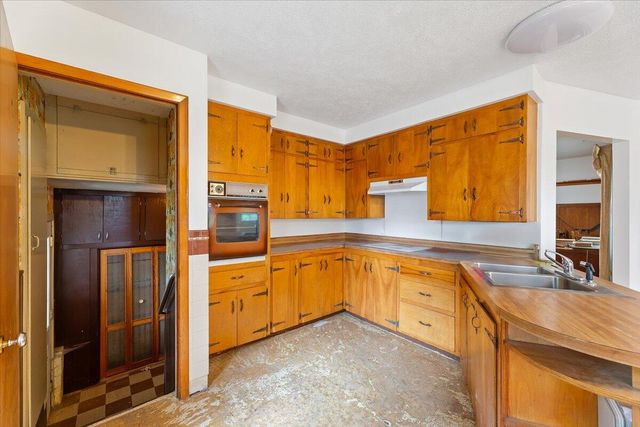 21589 MCPHERSON Avenue, Council Bluffs, IA 51503