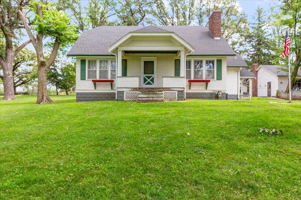 21589 MCPHERSON Avenue, Council Bluffs, IA 51503