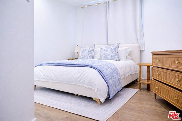 842 11th St 4B, Santa Monica, CA 90403