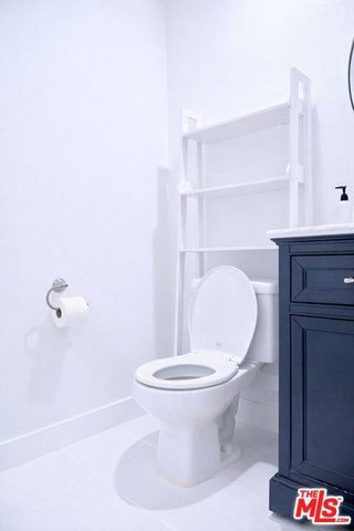 842 11th St 4B, Santa Monica, CA 90403