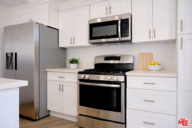 842 11th St 4B, Santa Monica, CA 90403