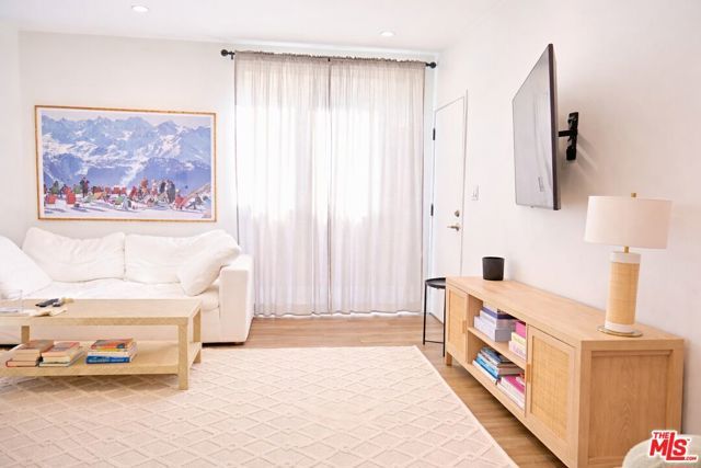 842 11th St 4B, Santa Monica, CA 90403